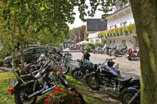 Haus Dumicketal Hotel Drolshagen Buitenkant foto