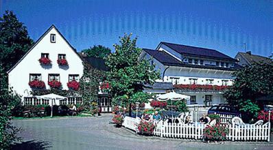 Haus Dumicketal Hotel Drolshagen Buitenkant foto