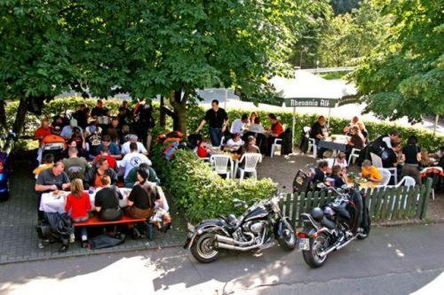 Haus Dumicketal Hotel Drolshagen Buitenkant foto